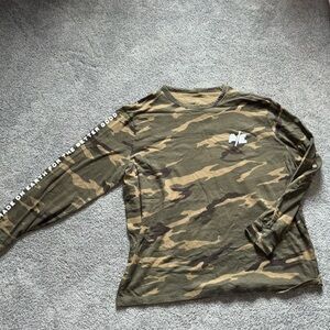 Barely worn American eagle long sleeve